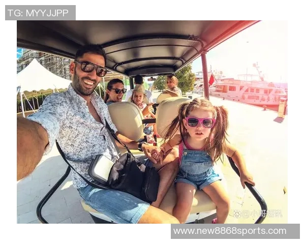 安东内拉社媒分享与梅西甜蜜合影为国家队加油助威